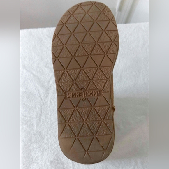 MINNETONKA BOOTS - Picture 8 of 11